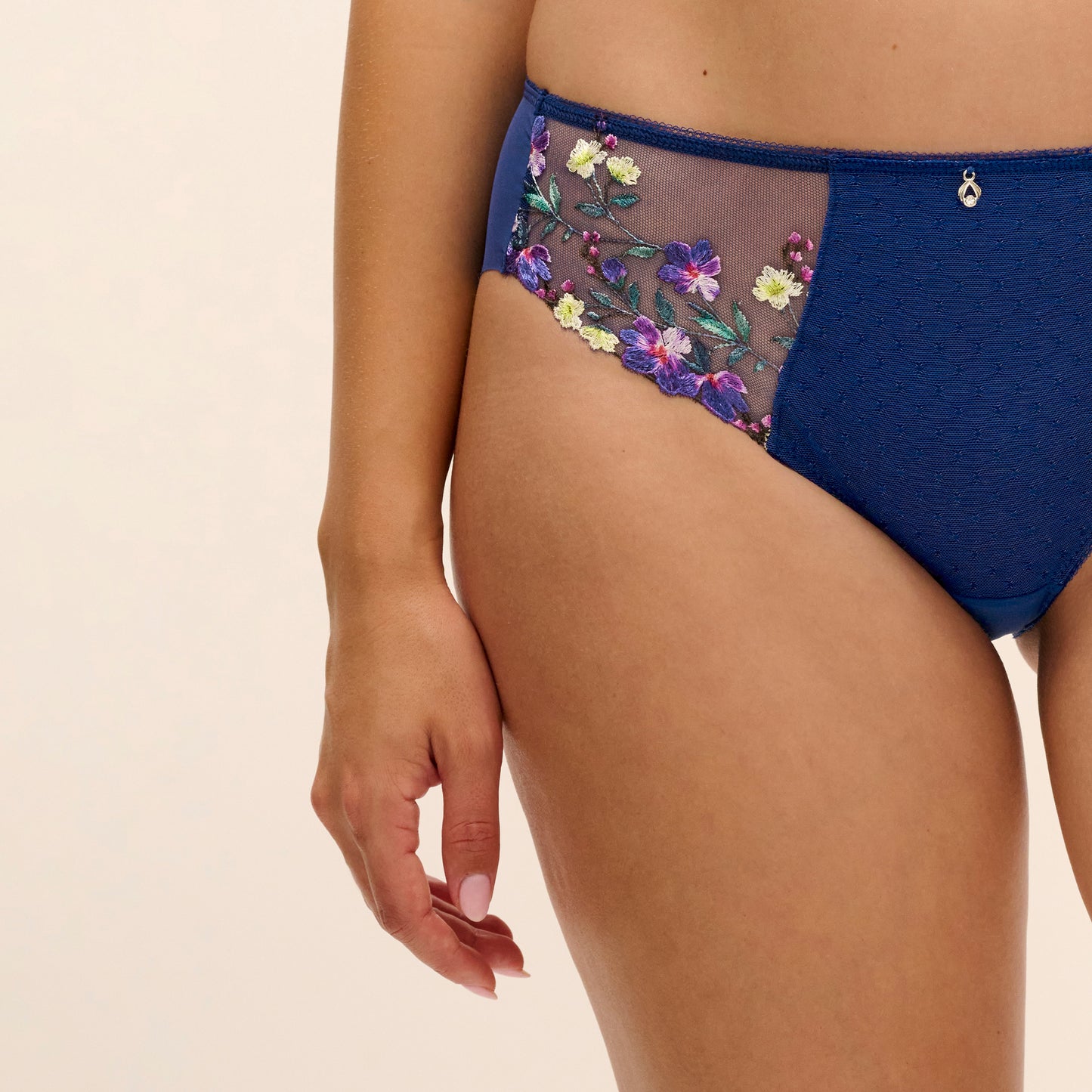 Marie Brief, Sapphire